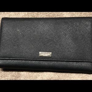 Kate Spade LRG leather wallet
